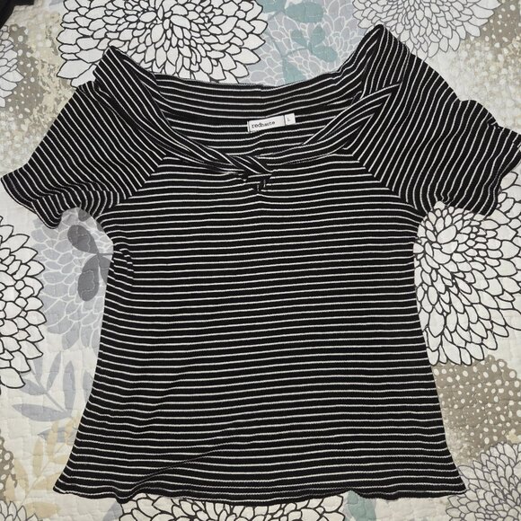 Red Haute Womens Size Large Black and White Striped Top - Picture 2 of 5